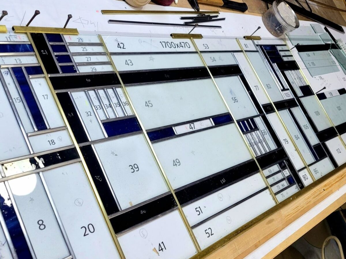 stained glass panel assembly 스테인드글라스 조립 패널 제작 유리공예 공방 유리와 URiWa