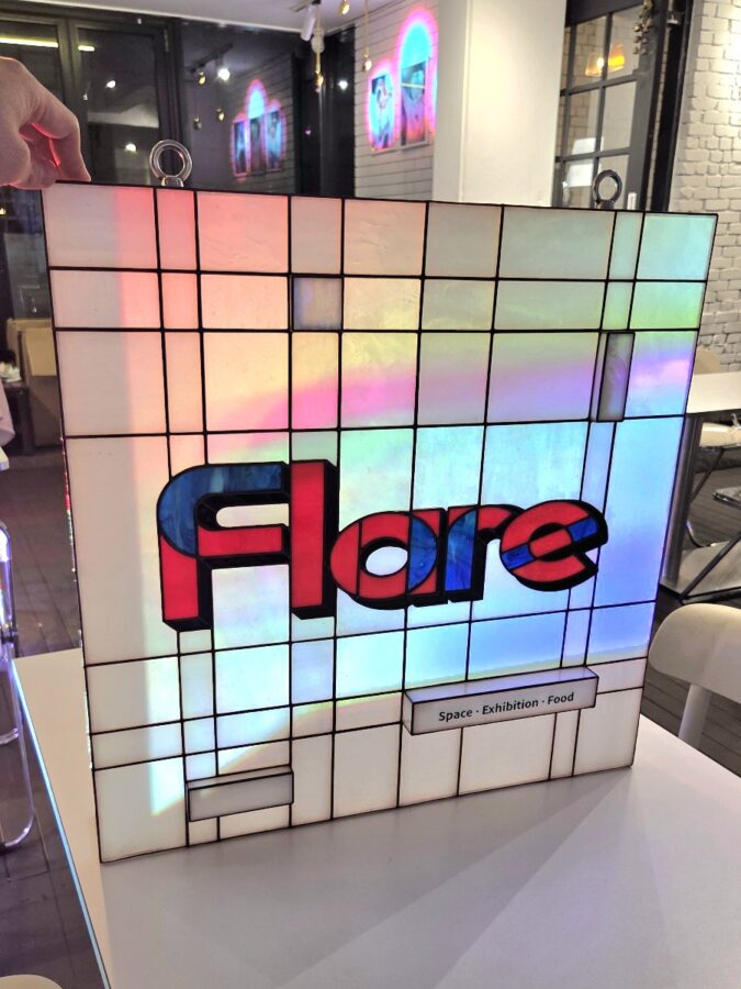 홍대 더플레어 스테인드글라스 간판 패턴 배치 유리 디자인 도안 유리와 URiWa Hongdae The Flare Stained Glass Sign Pattern Layout Glass Design Blueprint
