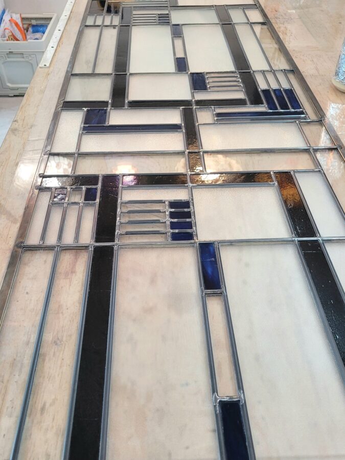 부산 채플스트릿 스테인드글라스 창문 패널 조립 작업 창문 제작 유리와 URiWa Busan Chapel Street Stained Glass Window Panel Assembly Church Window