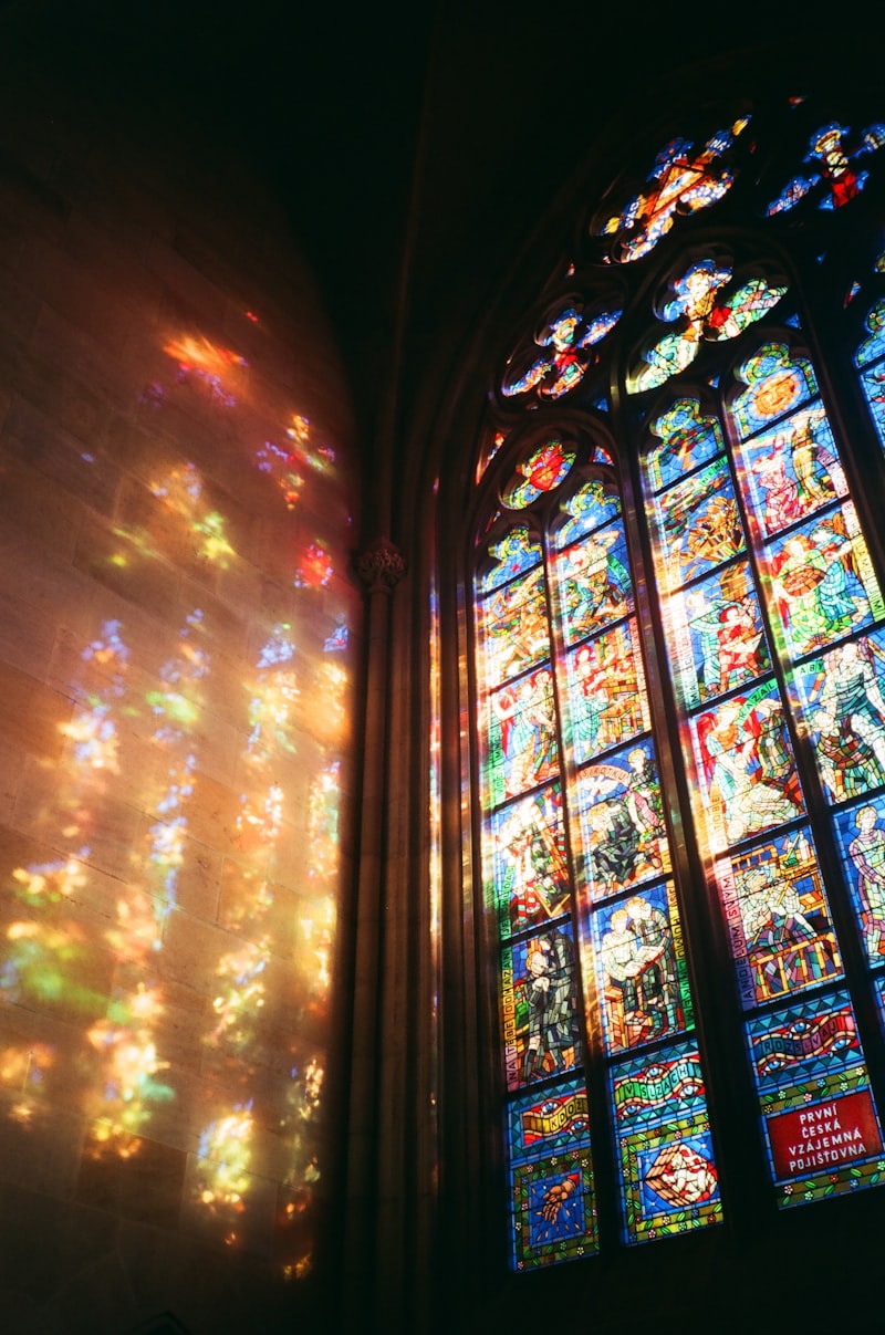 스테인드글라스 성당 창문 유리와 URiWa stained glass cathedral window