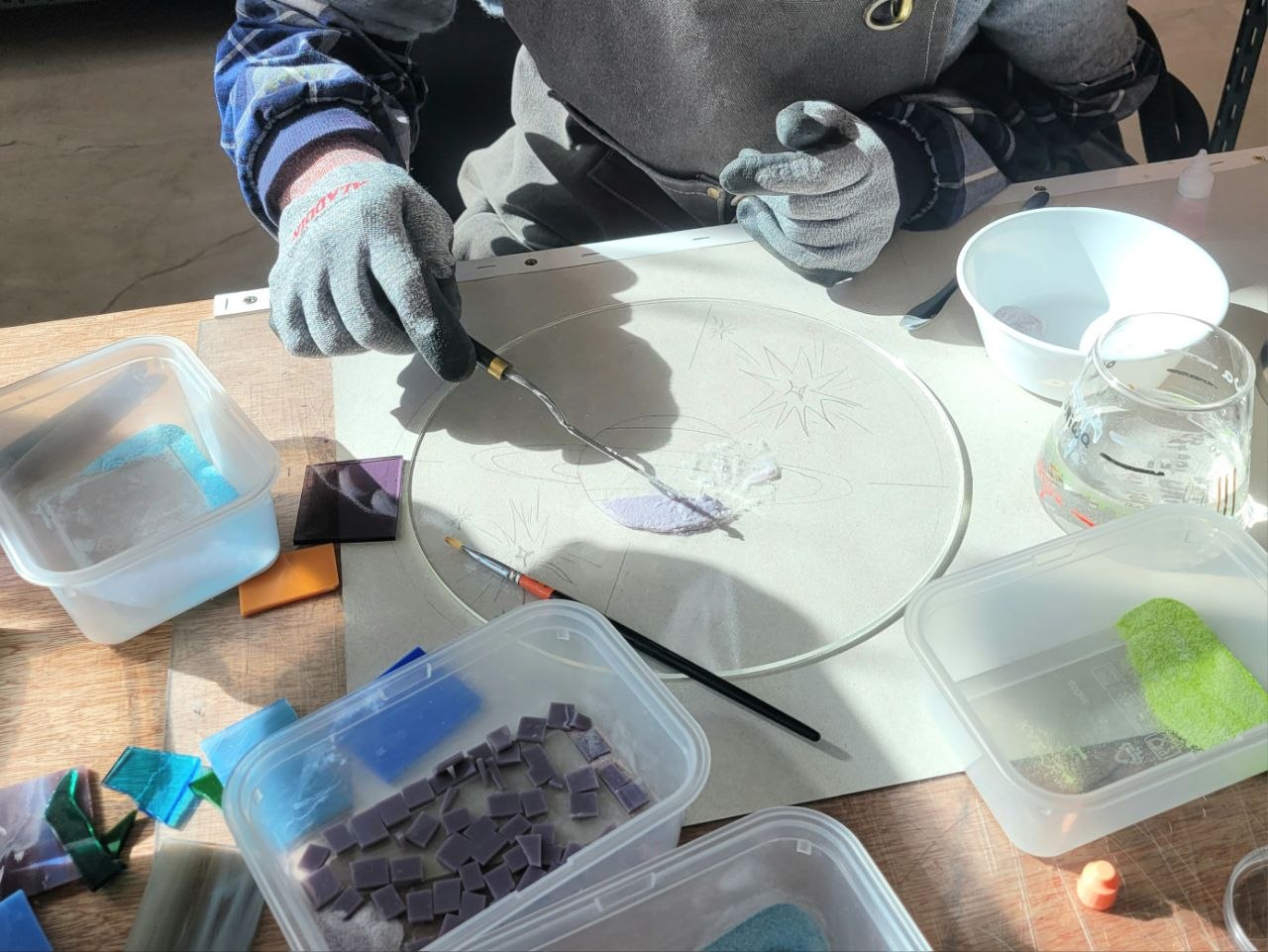 유리공예 스테인드글라스 원형 패널 만들기 유리 커팅 작업 모자이크 아트 유리와 URiWa Stained Glass Craft Workshop Round Panel Making Glass Cutting Mosaic Art